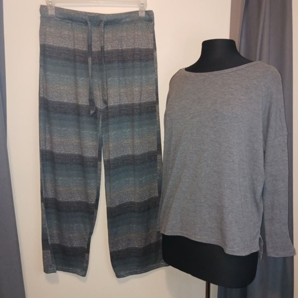 Joyspun Soft Cozy Grey Striped Pjs Pajamas Long Sleeve Top S Wide Leg Pants‎ M